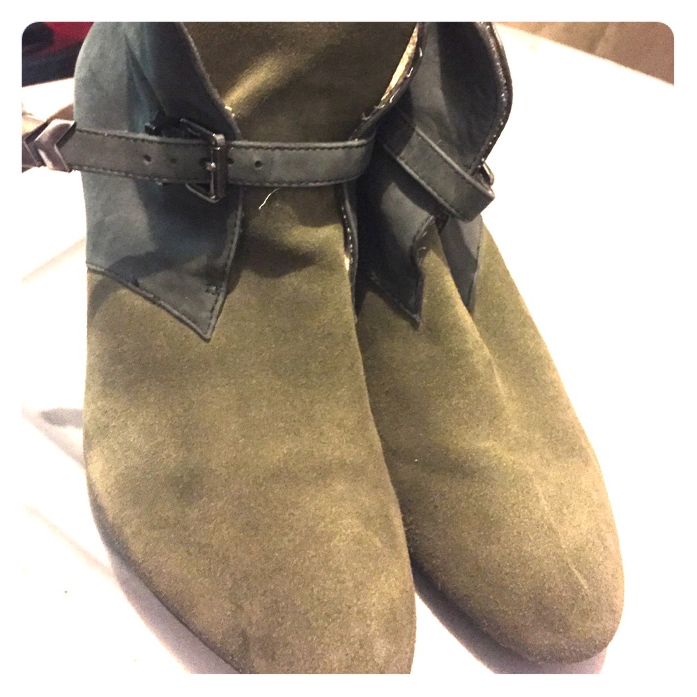 Matt Berenson chunky heel bootie